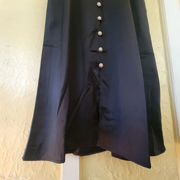 MELLODAY Crystal Button Satin Midi Dress - Picture 6 of 8